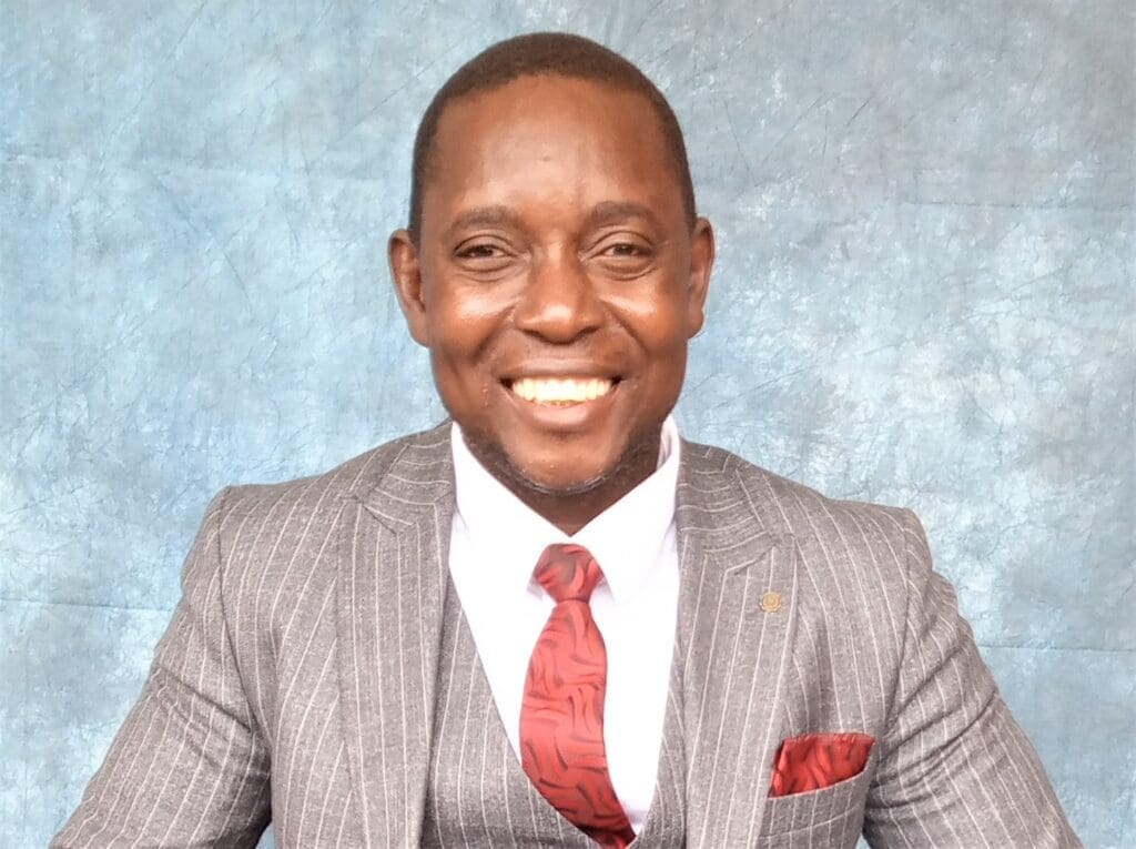 01. Adeniyi Olusegun . photo profile (24)